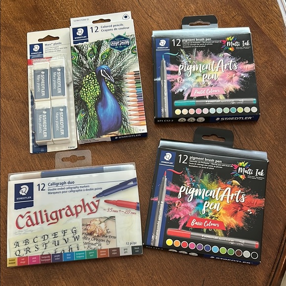 Pigment Arts Pen Set - Basic Colors - Picture 1 of 5